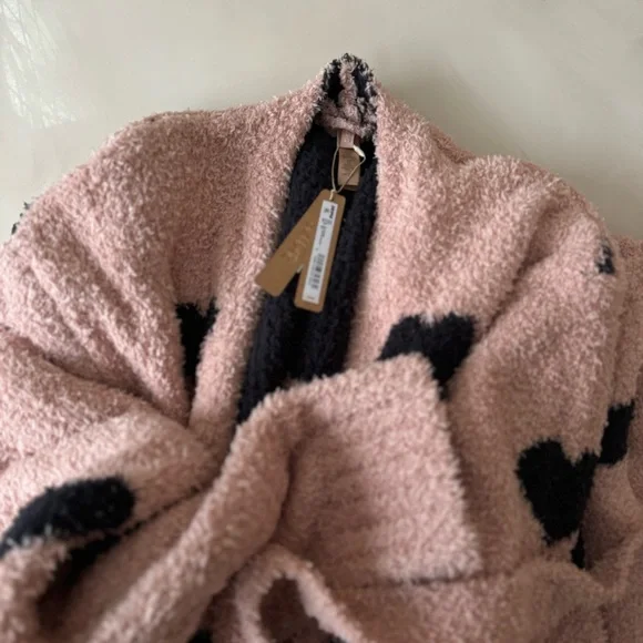 SKIMS Pink Heart Pattern Plush Robe - Picture 2 of 3